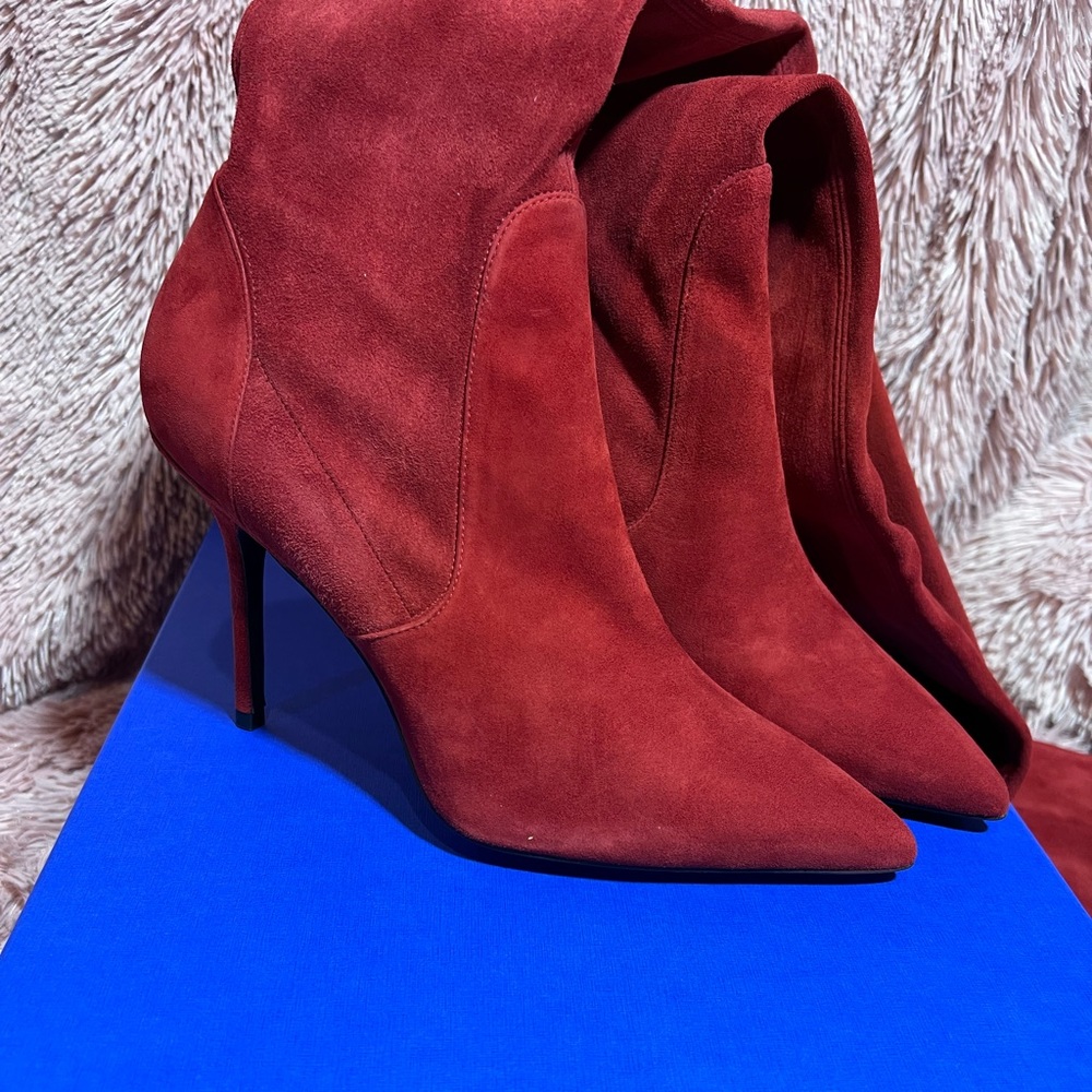 Stuart Weitzman’s size 10 over the knee boots